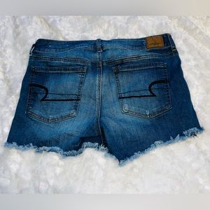 American Eagle Midi shorts! Super stretch